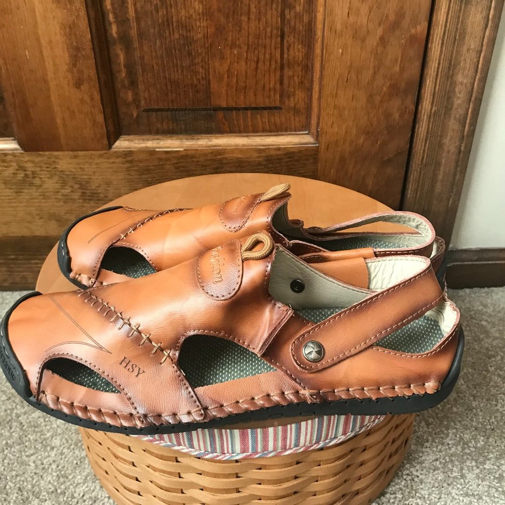 NWOT HSY Fashion Leather Sandals Size 11